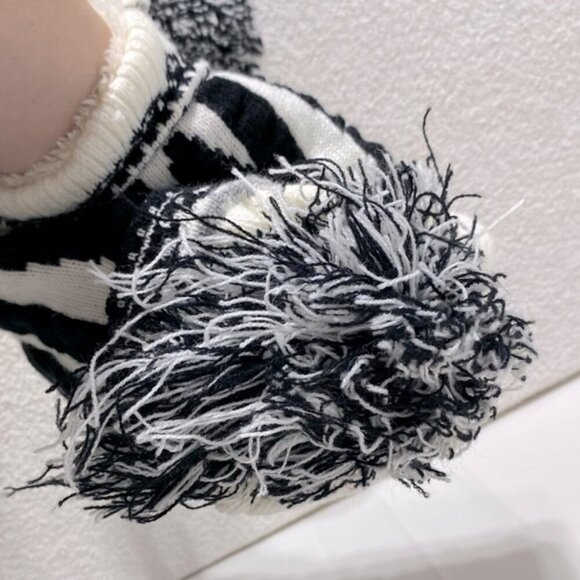 5/$25 Robin Ruth Jamaica White Black Knit Fleece Lined Hat W Ear Flaps & Pom Pom - Picture 6 of 15